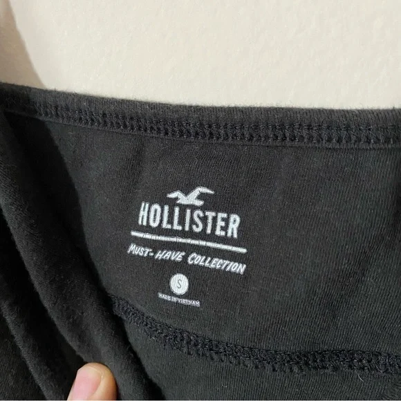Hollister Must- Have Collection Black V-Neck Crop Top Bralette S - Picture 2 of 8